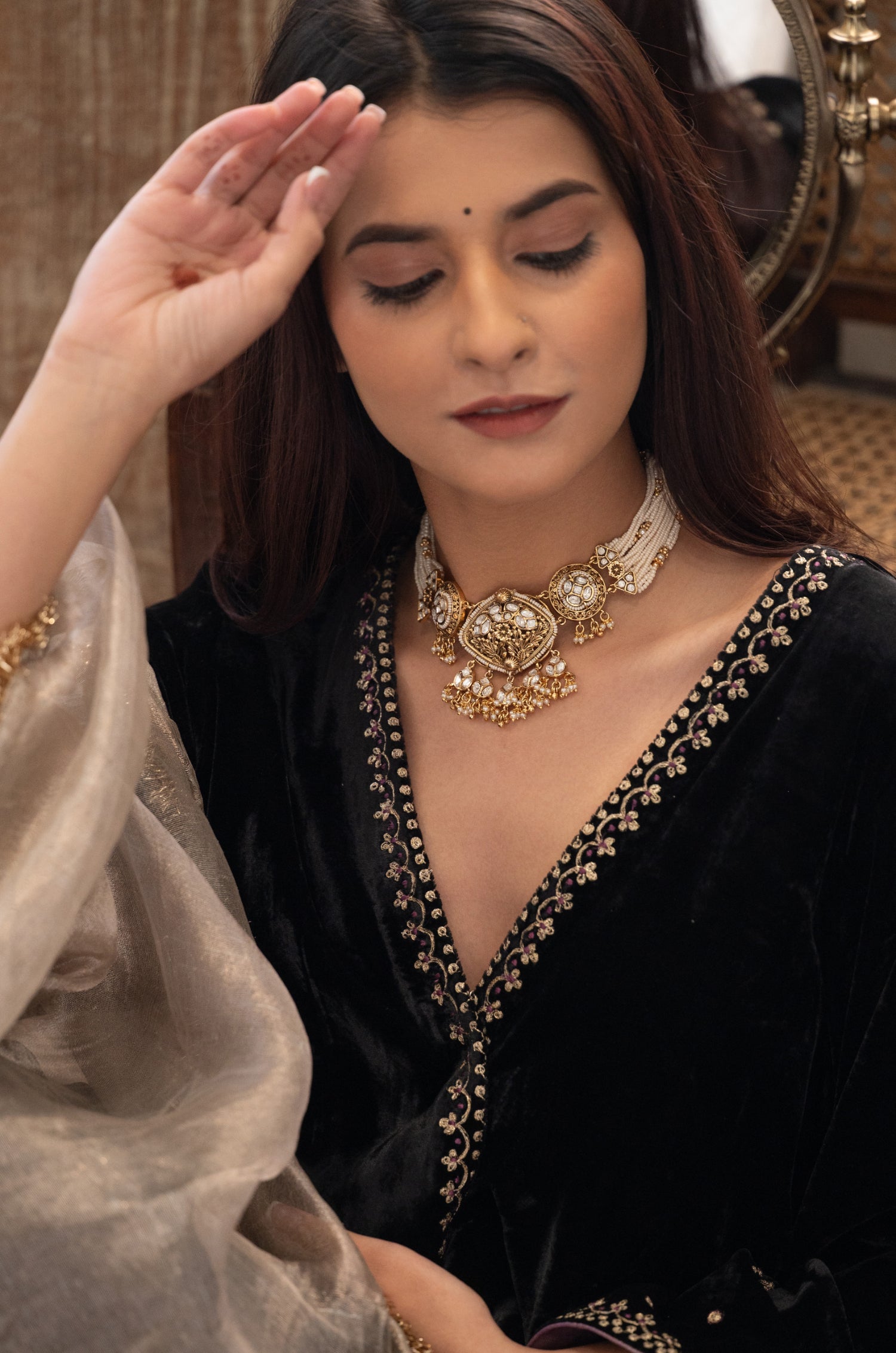 Rashi Temple Work Kundan Necklace Set
