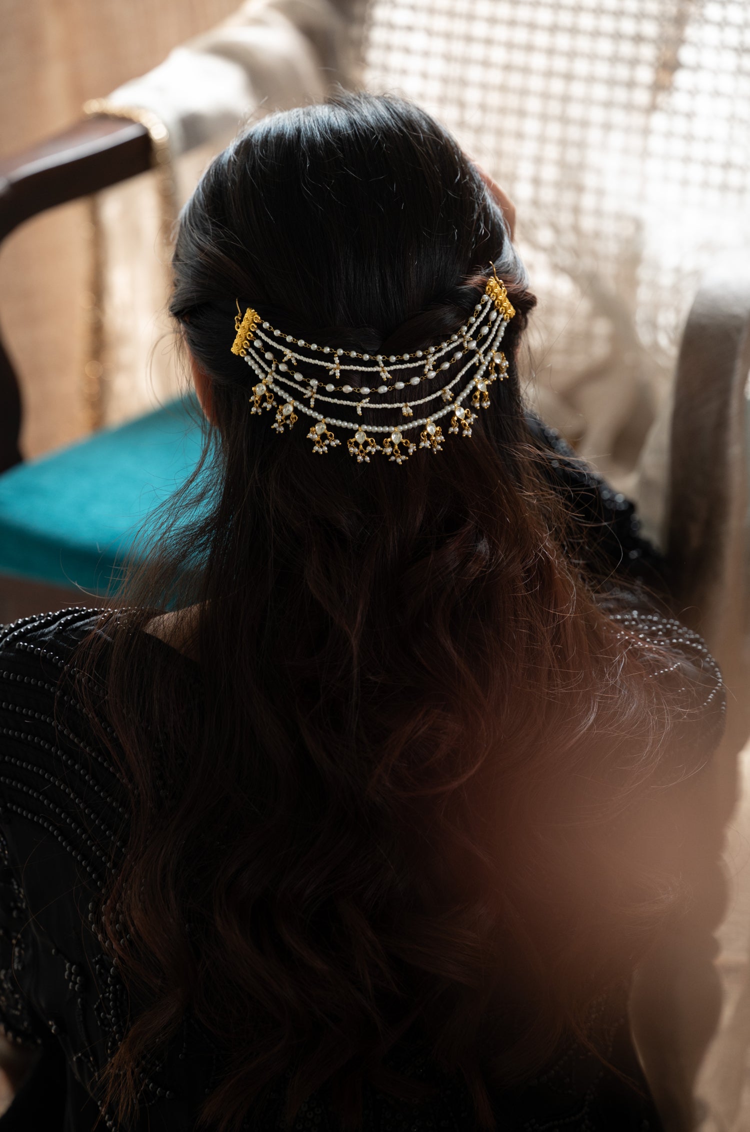 Esha Kundan And Pearl Braidpin