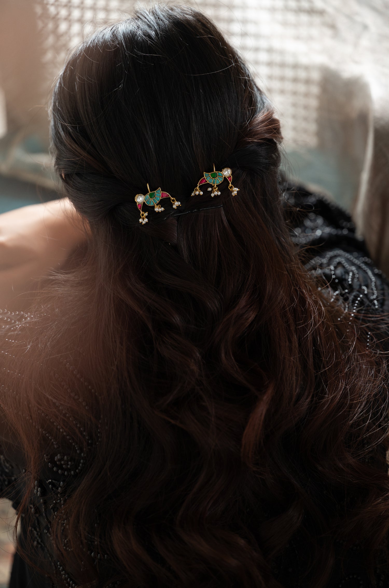 Rahi Parrot Multicolored Braid Pin