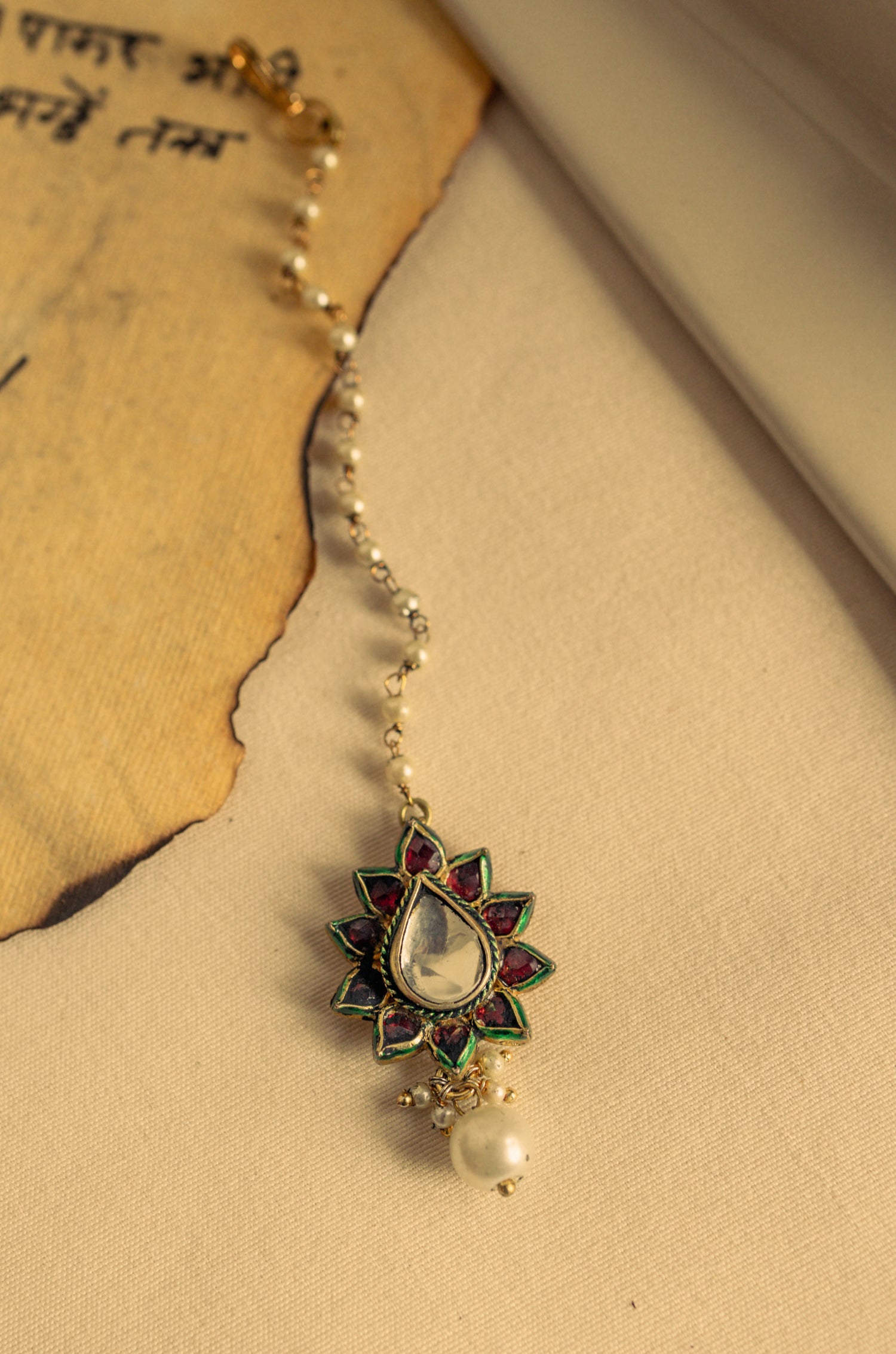 Muskan Red Kundan Maangtikka
