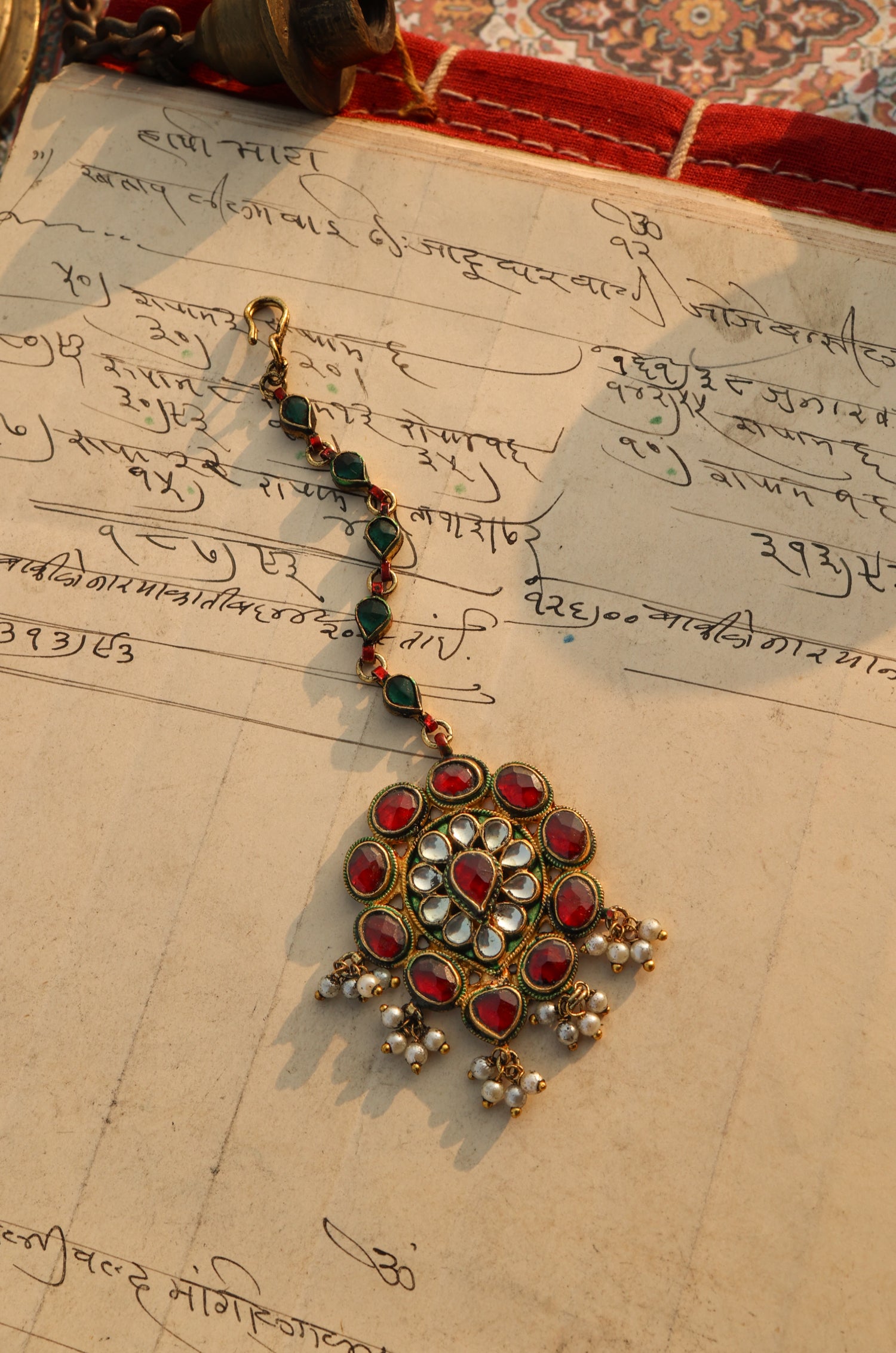 Sumiti Floral Red Kundan Maangtikka