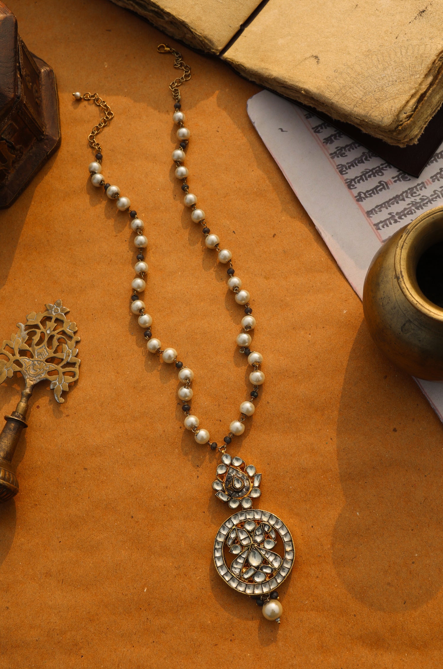 Indina Pearl Kundan Necklace