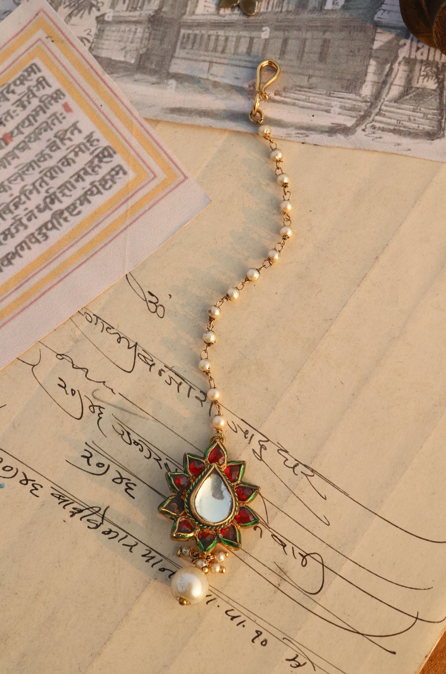 Muskan Red Kundan Maangtikka