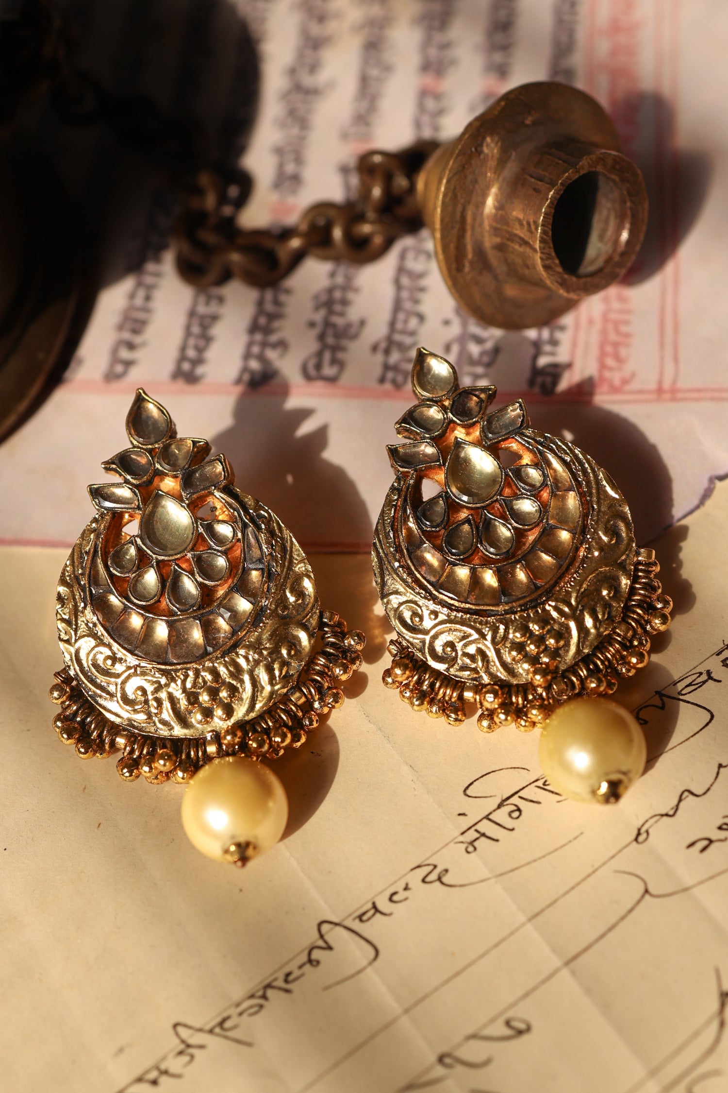 Avesa Kundan Earrings